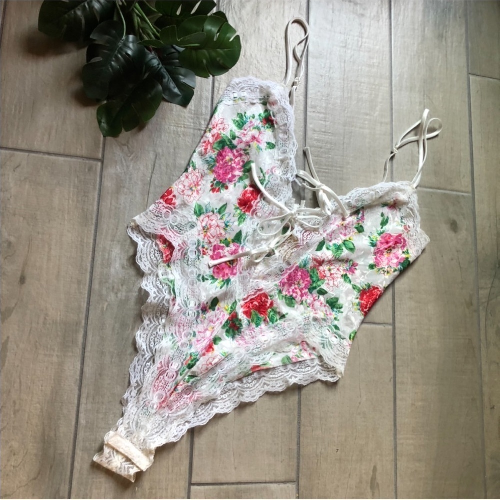 Victoria’s Secret Vintage gold label Lacey floral lace up bodysuit teddy. Size S